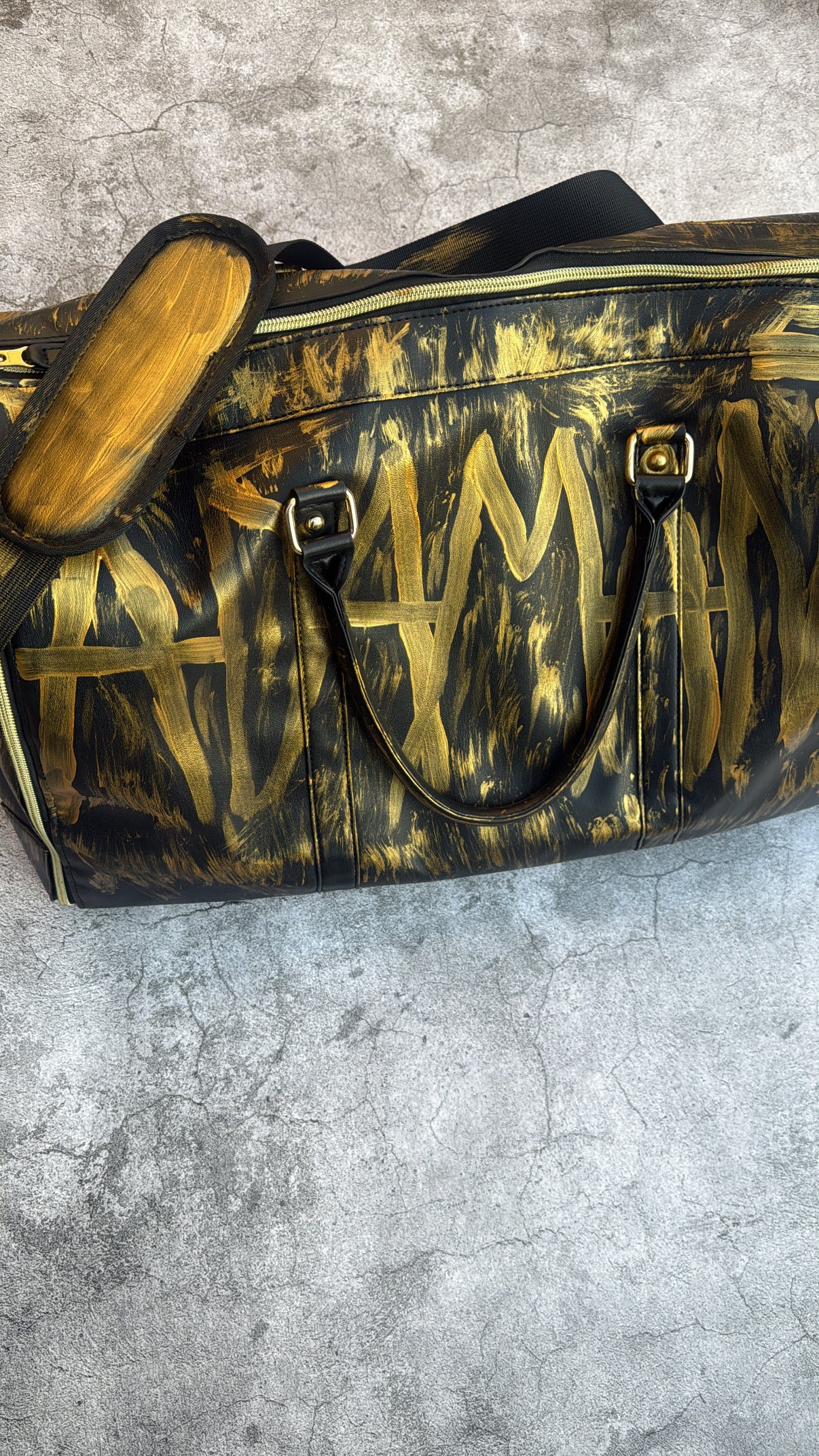 ADAMANT DUFFLE BAG